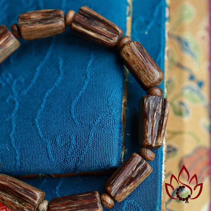 Vòng Trầm Hương Trúc Thô | Trầm Kiến Tự Nhiên